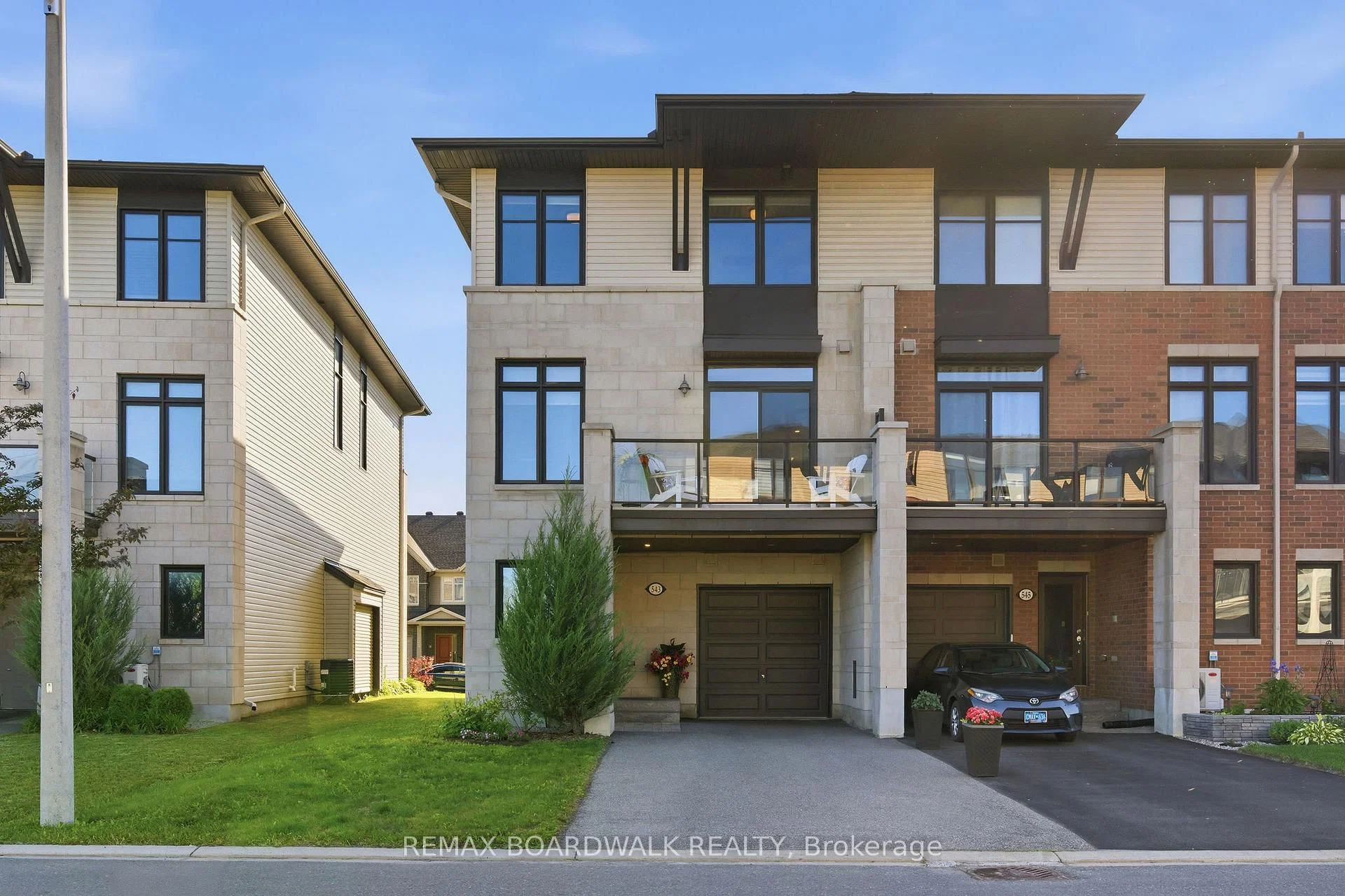 543 LABRADOR Crescent, Ottawa, ON