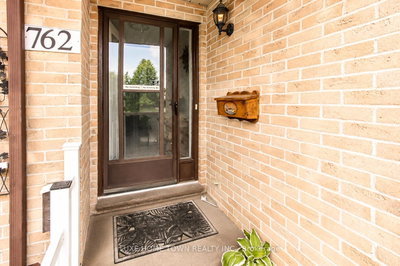 762 RAILTON Avenue • London East, ON photo 4