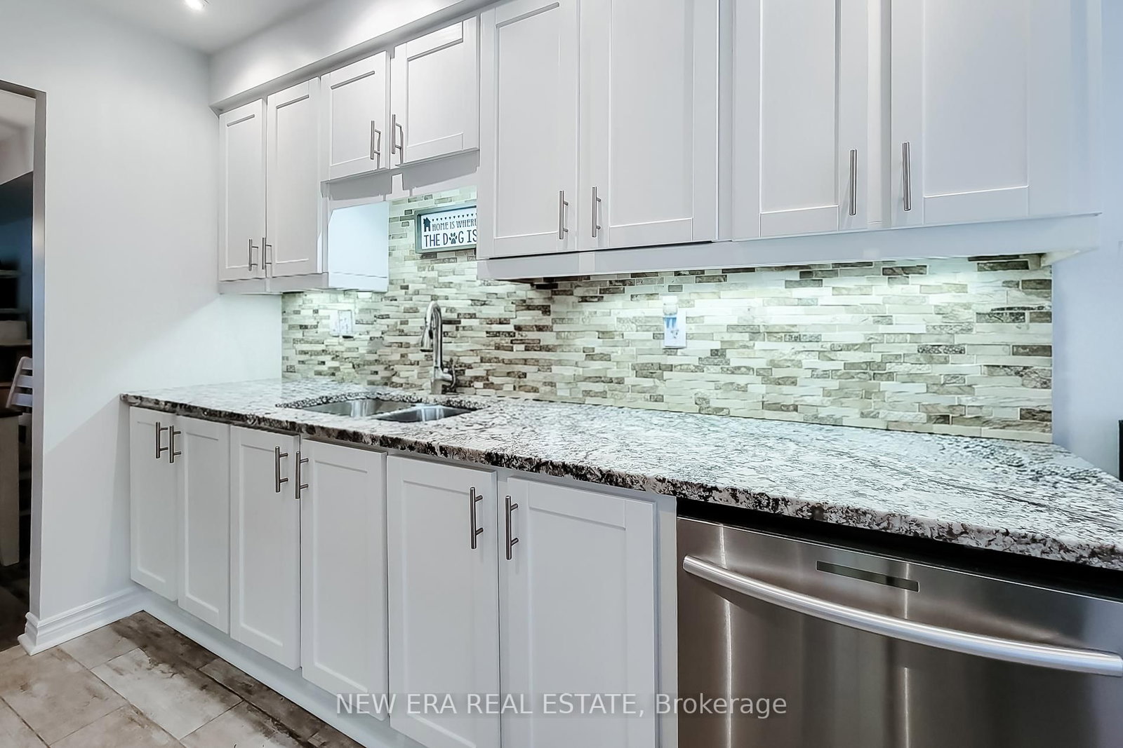 8 Dalton Gate • Hamilton, ON photo 15