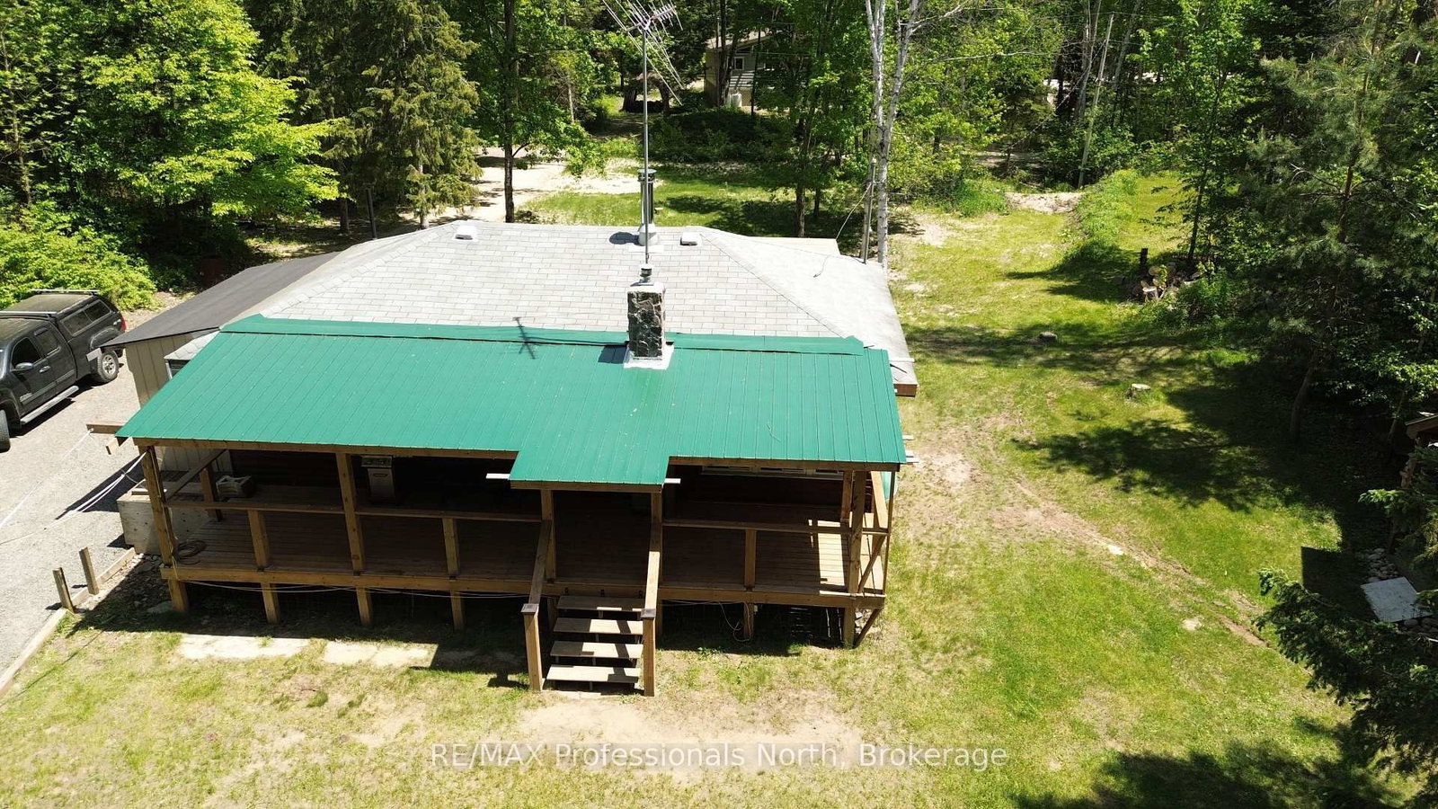 46 ROBERT Road W • Huntsville, ON photo 1