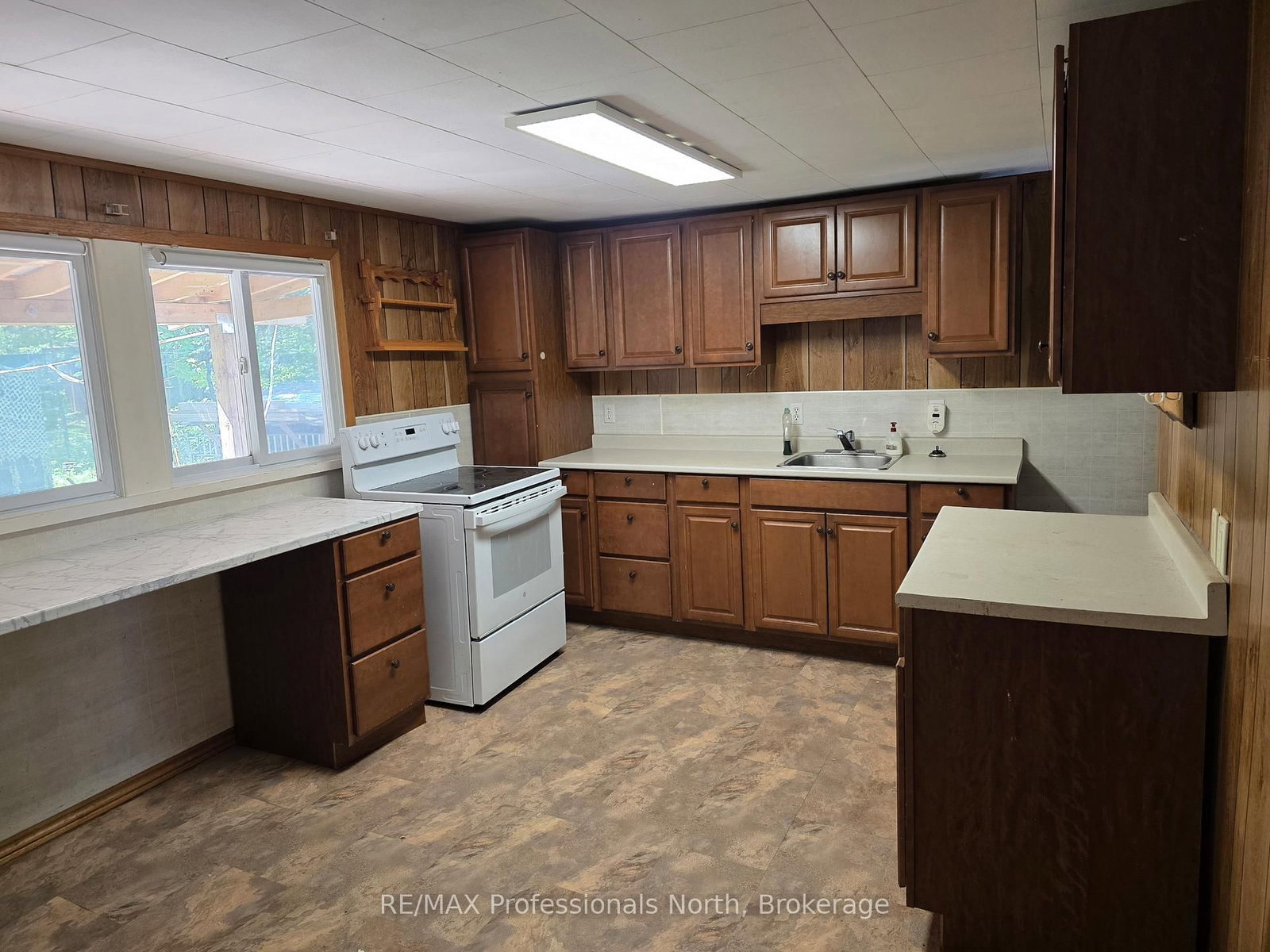 46 ROBERT Road W • Huntsville, ON photo 10