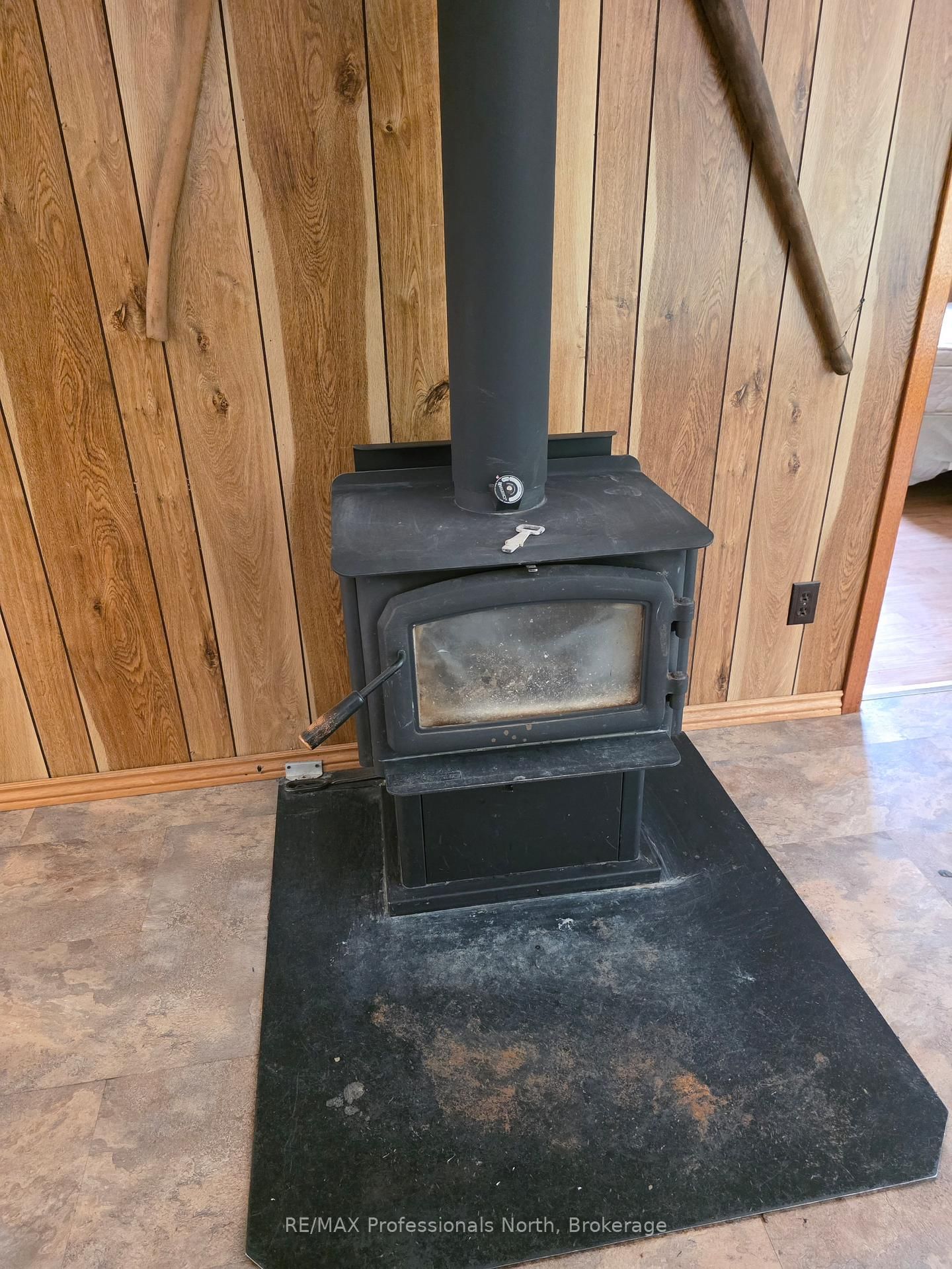 46 ROBERT Road W • Huntsville, ON photo 12