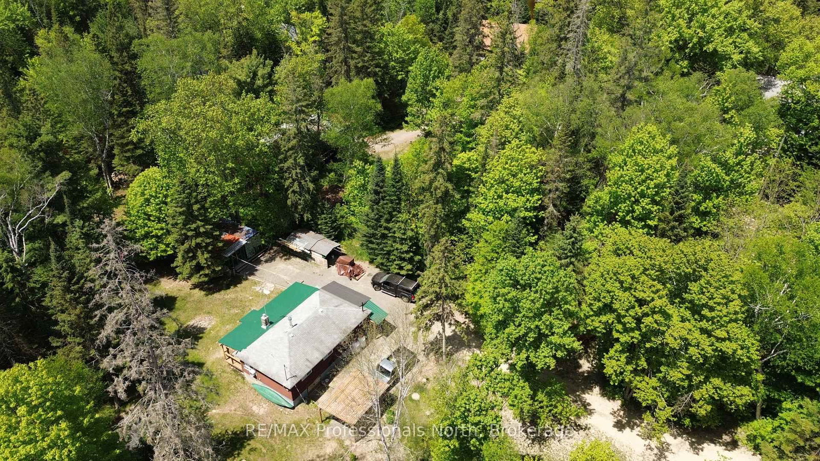 46 ROBERT Road W • Huntsville, ON photo 4