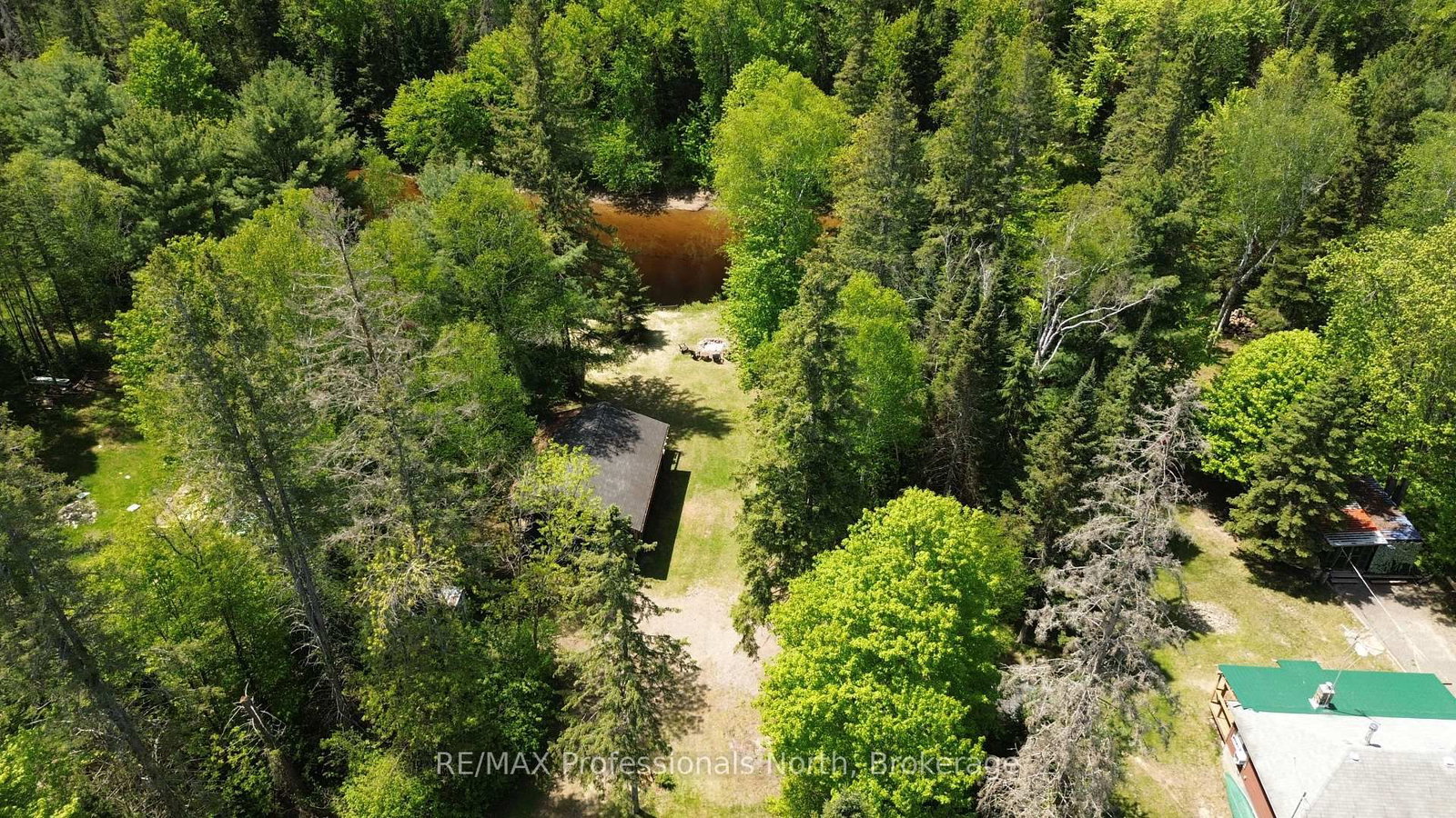 46 ROBERT Road W • Huntsville, ON photo 5