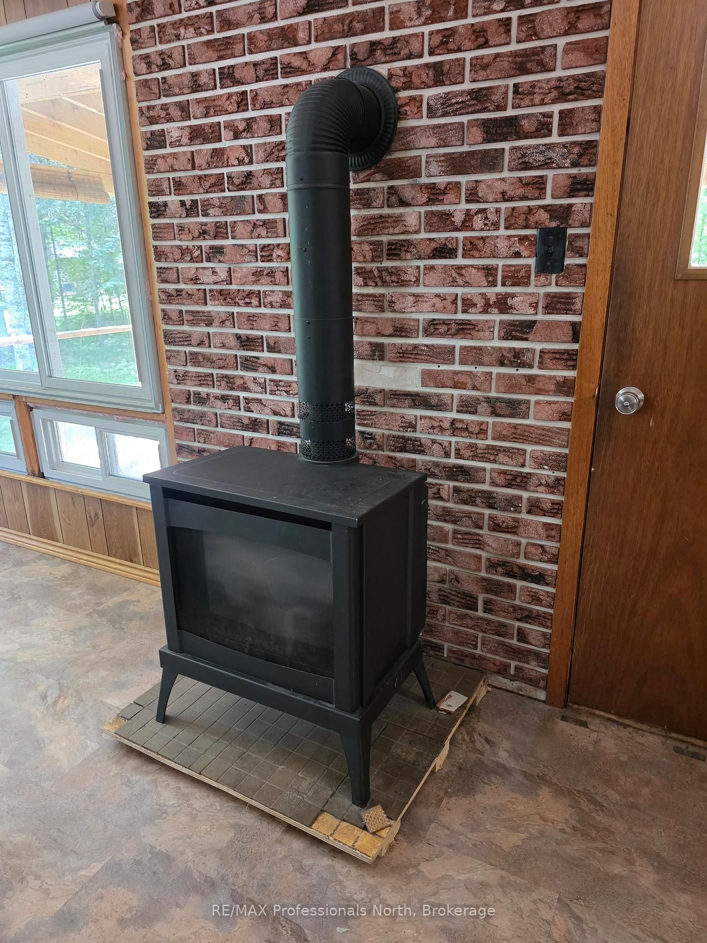 46 ROBERT Road W • Huntsville, ON photo 9