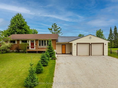 829 30th Street W • Georgian Bluffs, ON photo 2