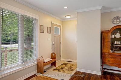 829 30th Street W • Georgian Bluffs, ON photo 4