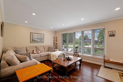 829 30th Street W • Georgian Bluffs, ON photo 5