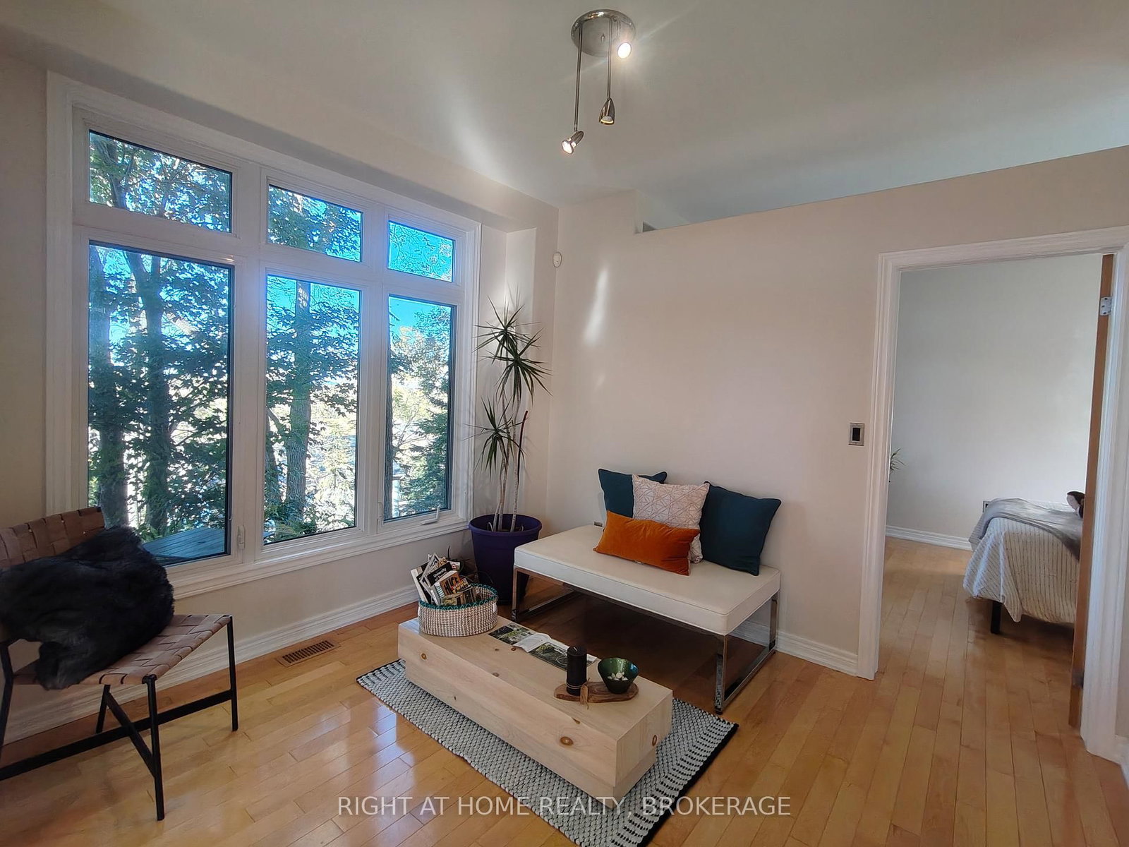 22 Ursula Avenue • St. Catharines, ON photo 13