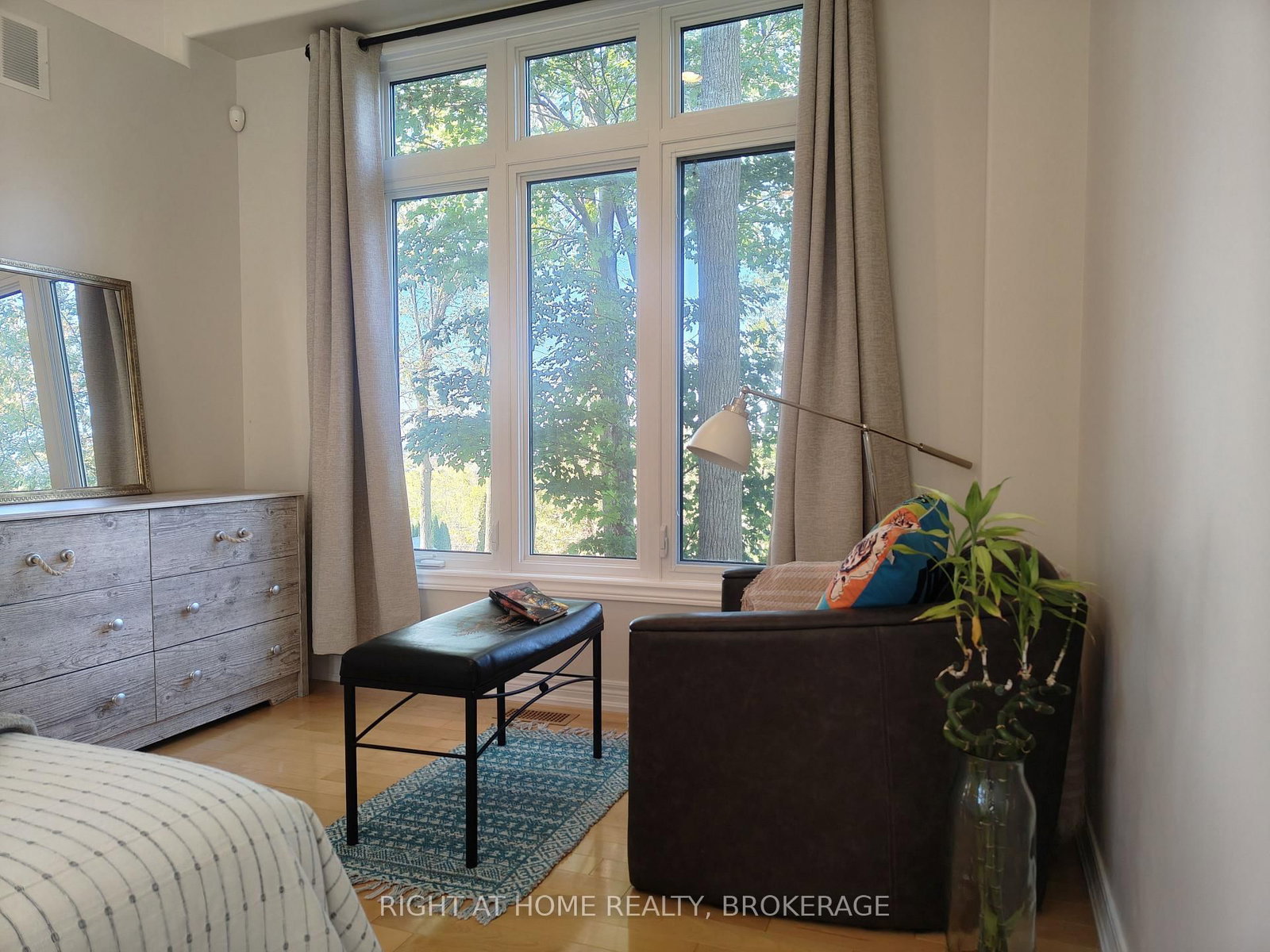 22 Ursula Avenue • St. Catharines, ON photo 14