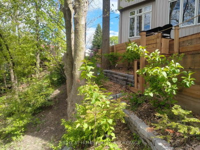 22 Ursula Avenue • St. Catharines, ON photo 5