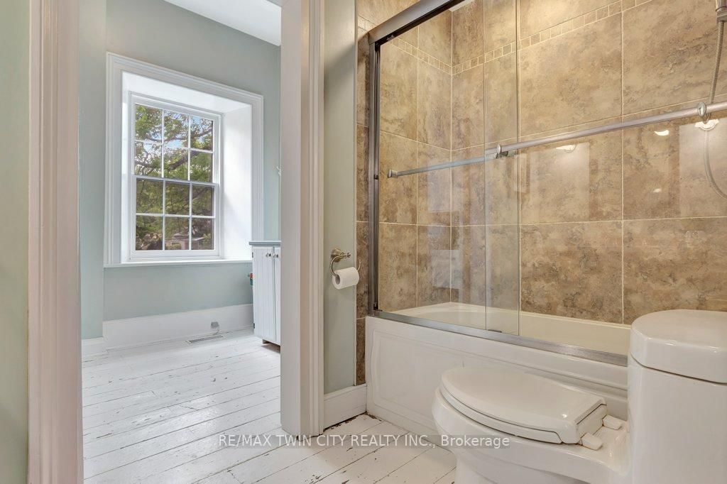 142 GLENMORRIS Street • Cambridge, ON photo 19