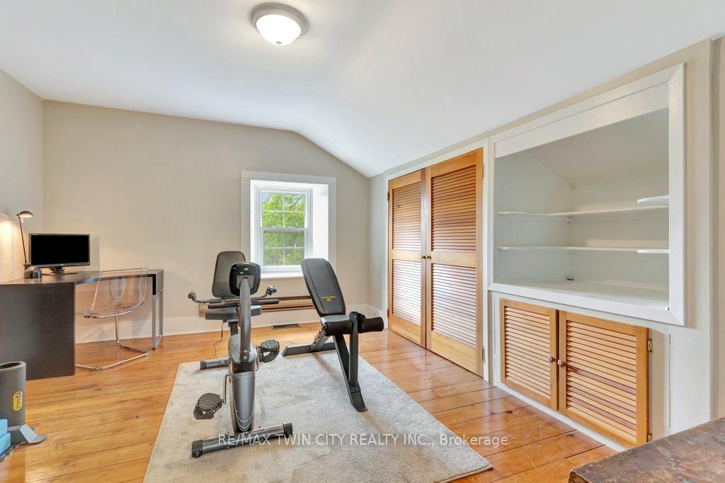 142 GLENMORRIS Street • Cambridge, ON photo 26