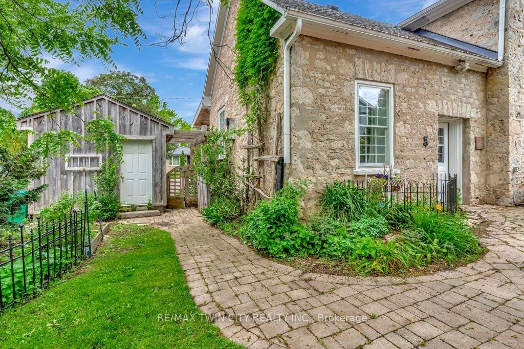 142 GLENMORRIS Street • Cambridge, ON photo 39