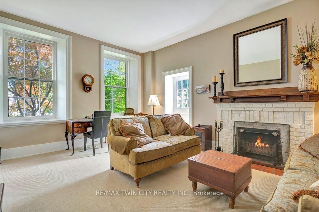 142 GLENMORRIS Street • Cambridge, ON photo 8