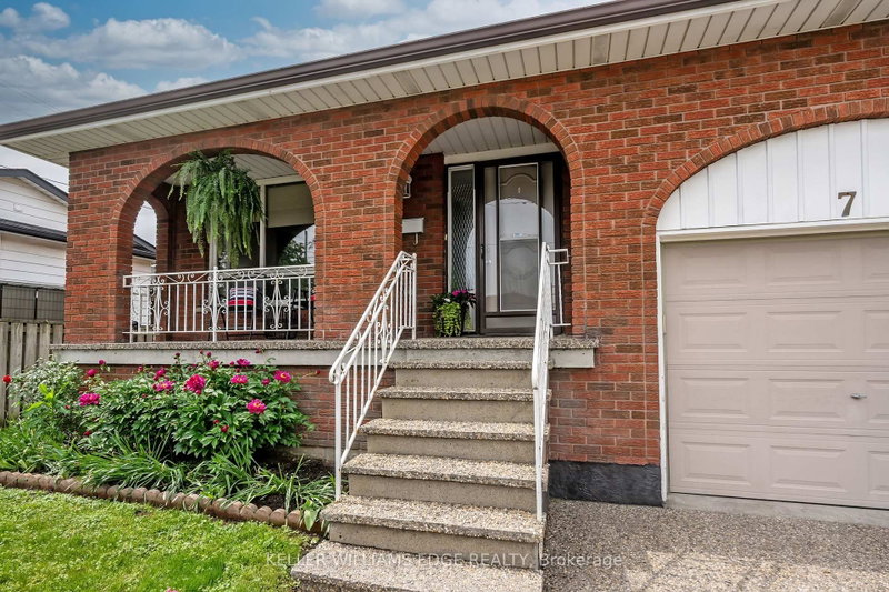 7 Oakland Drive