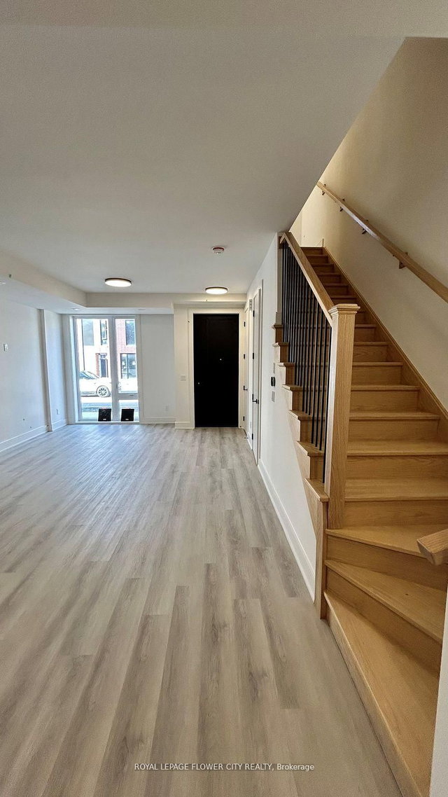 48 Everett Common