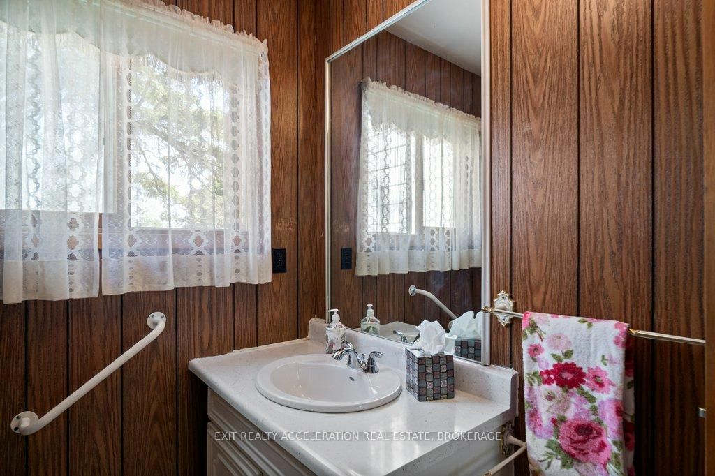 235 East Street • Greater Napanee, ON photo 19