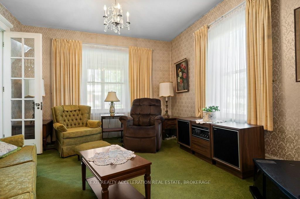 235 East Street • Greater Napanee, ON photo 9