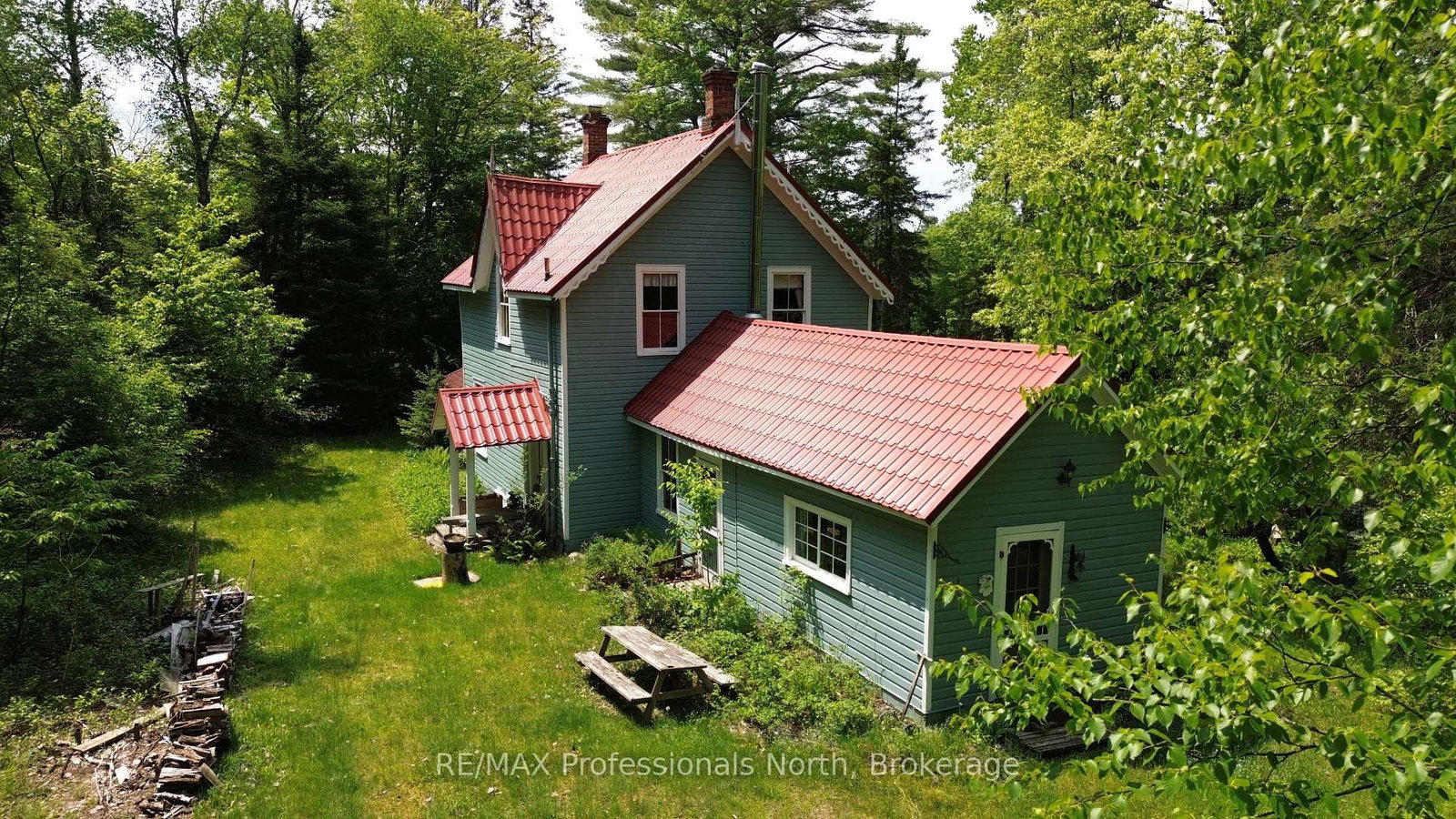 231 Kay Road W • Huntsville, ON photo 2