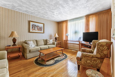 65 Summerside Crescent — photo 3