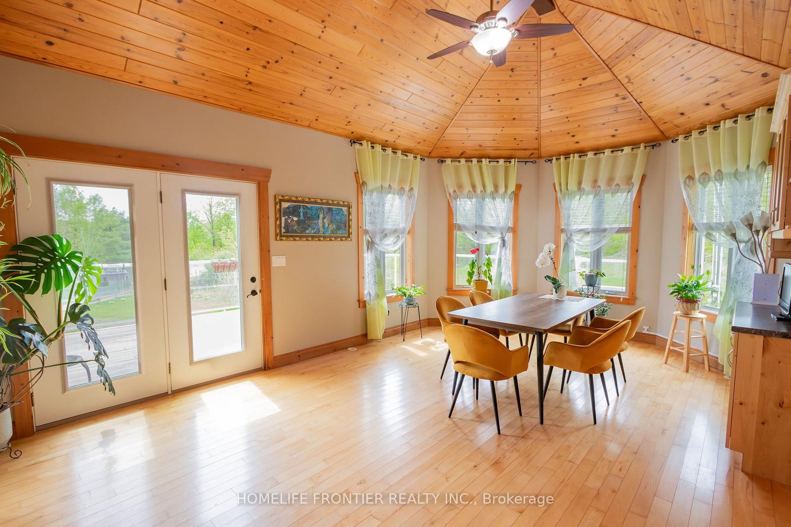 1019 Silk Lane • Minden Hills, ON photo 5