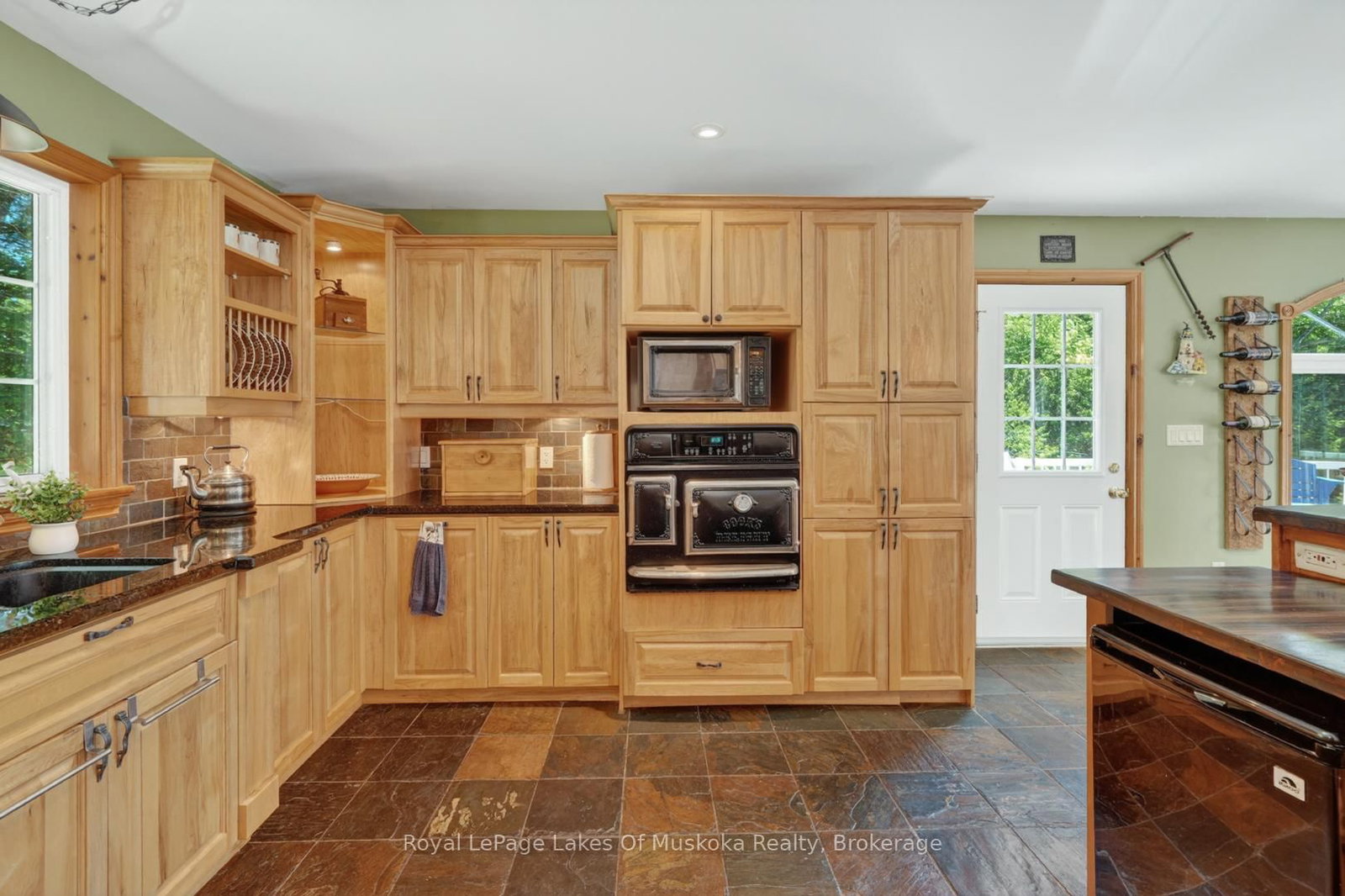 206 MacBeth Island • Bracebridge, ON photo 12