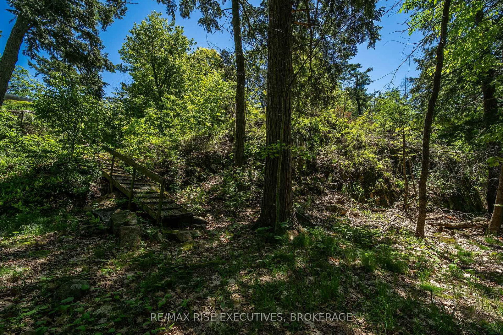 22 The Point Road • Kingston, ON photo 38