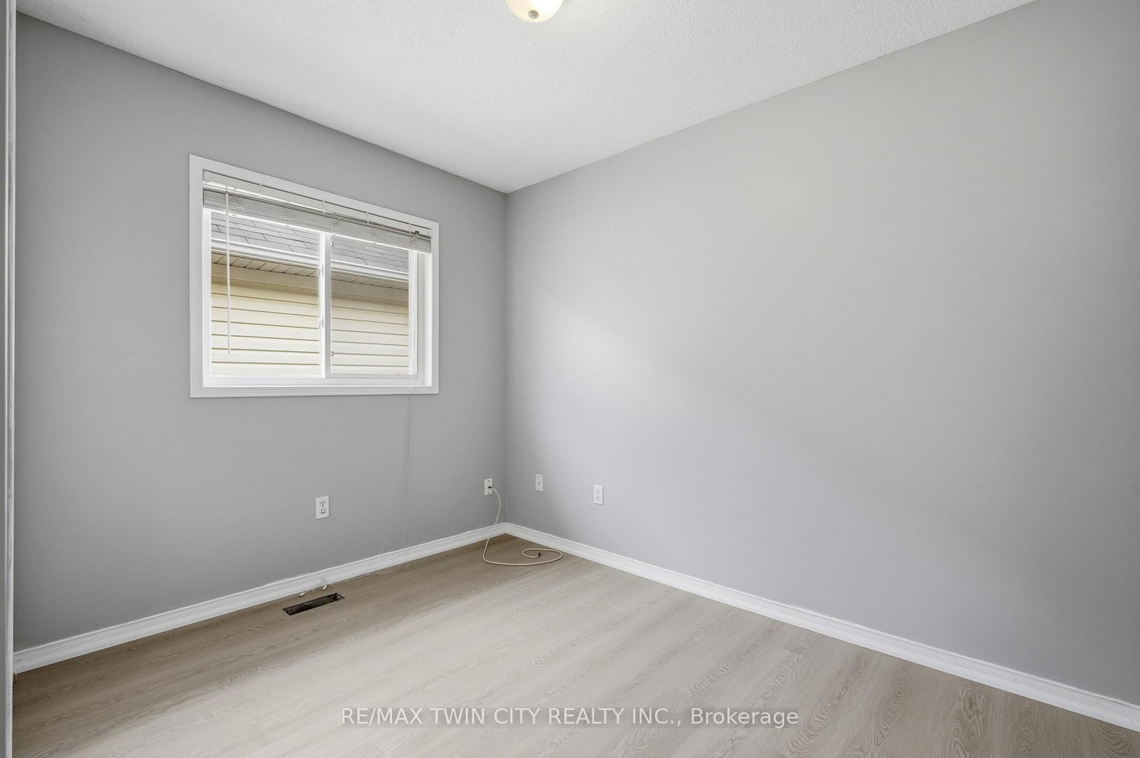 48 Griffiths Avenue • Cambridge, ON photo 22