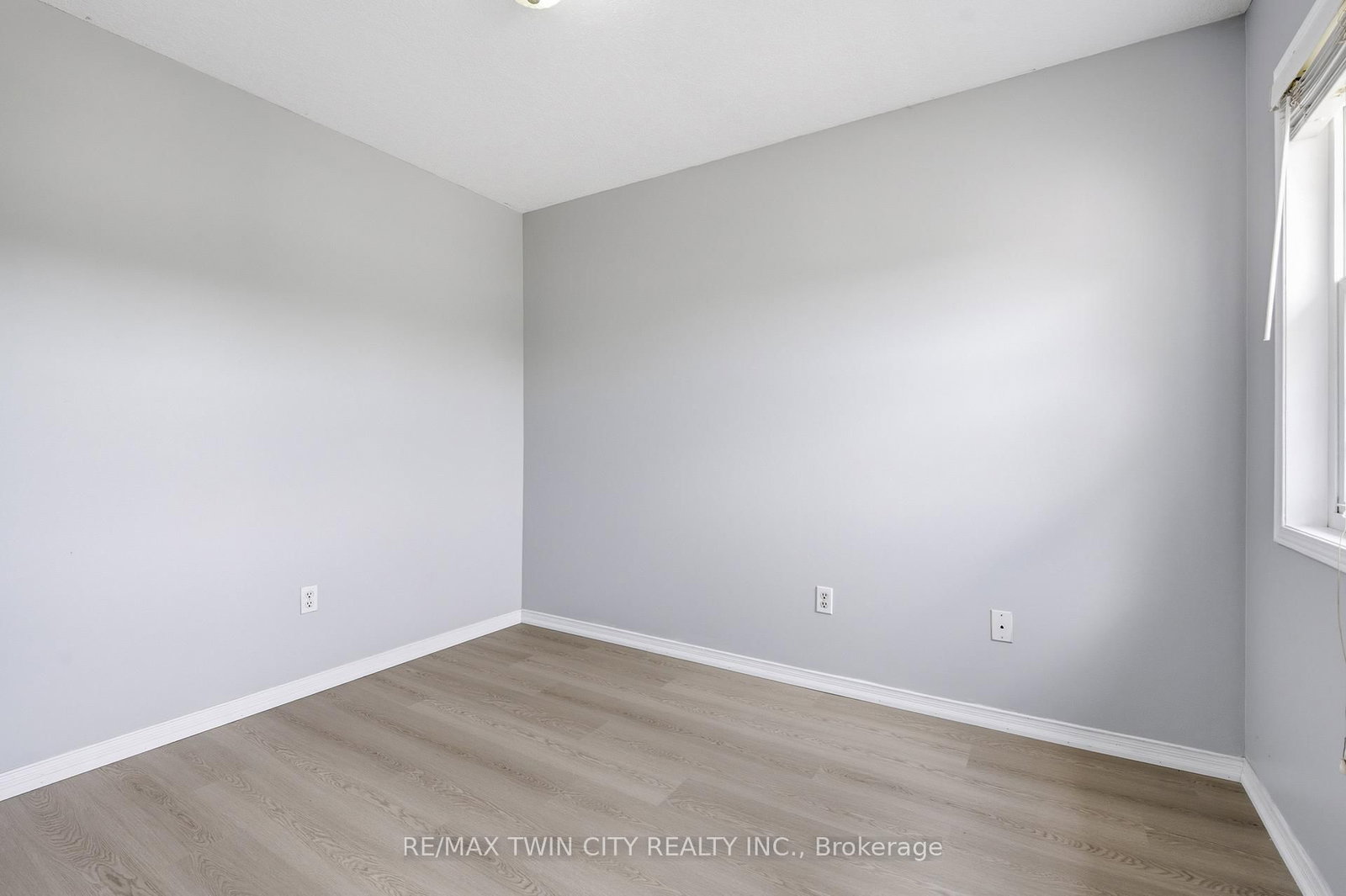 48 Griffiths Avenue • Cambridge, ON photo 23