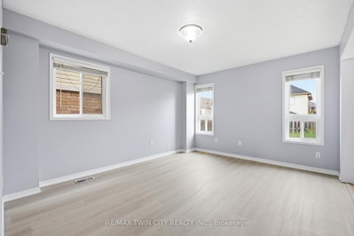 48 Griffiths Avenue • Cambridge, ON photo 9