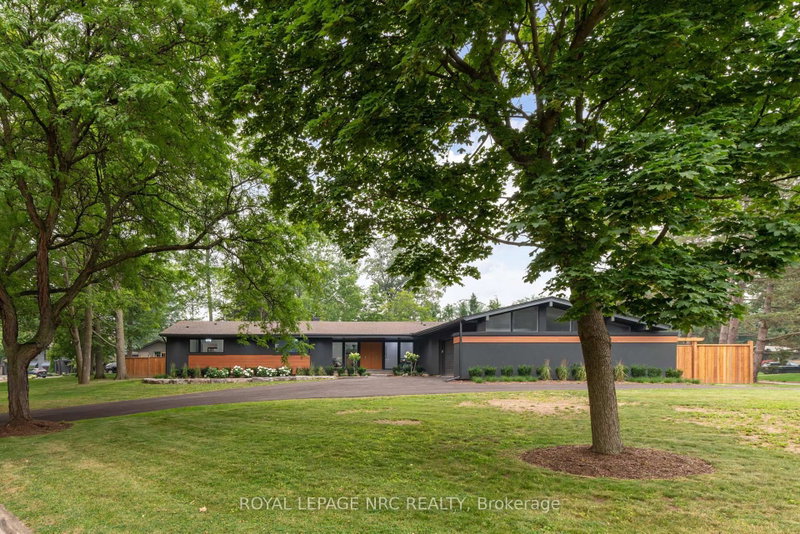 7 Woodington Crescent