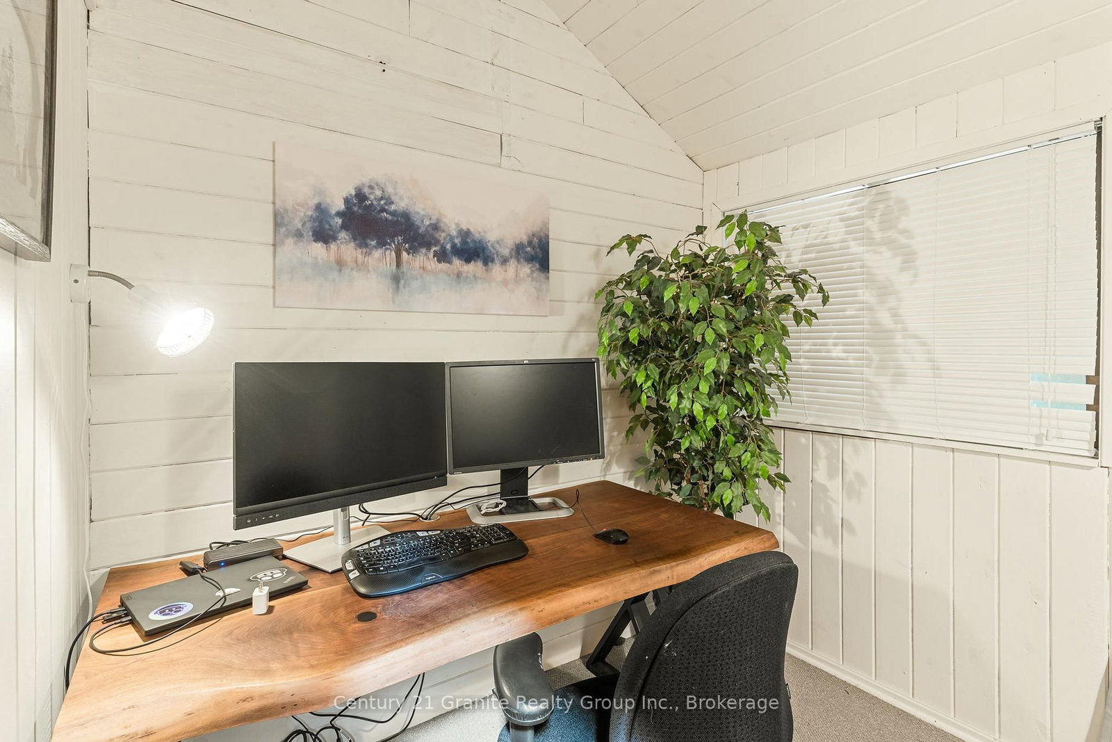 1075 Wampum Road • Dysart et al, ON photo 14