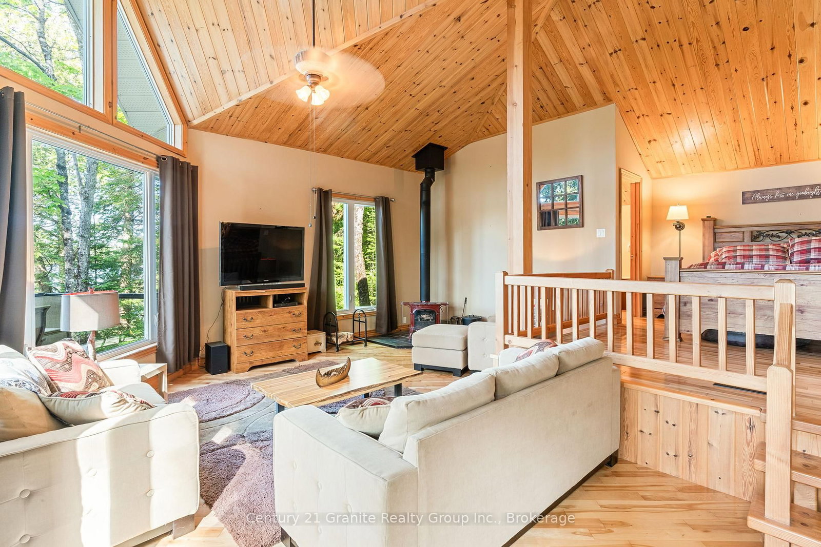 1075 Wampum Road • Dysart et al, ON photo 18