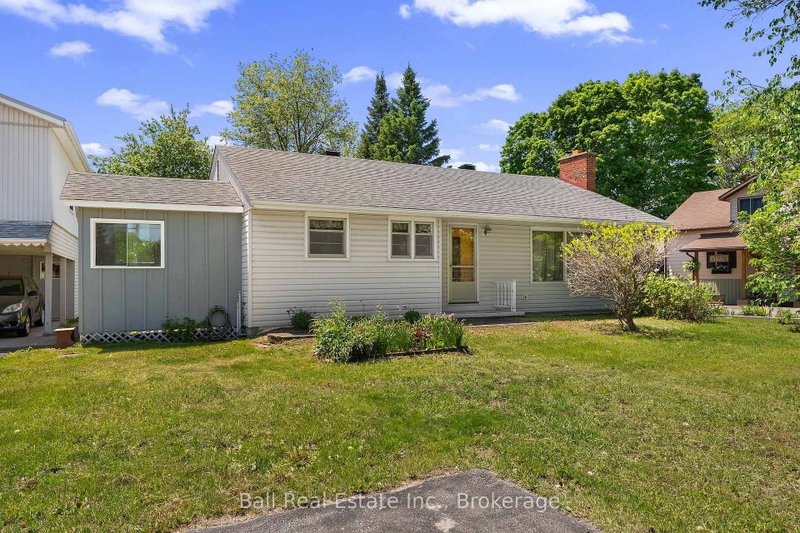 488 Hastings St N photo 5