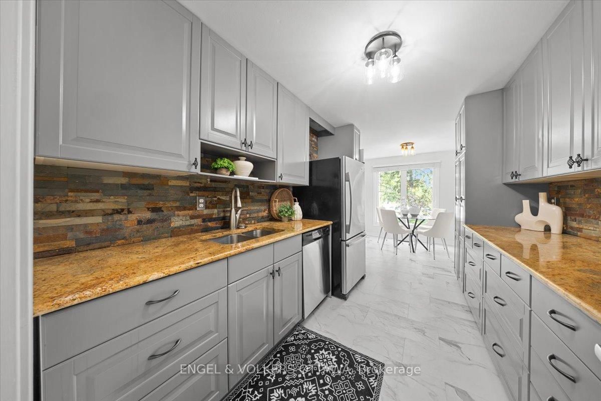 34 Viewpointe Private • Ottawa, ON photo 10