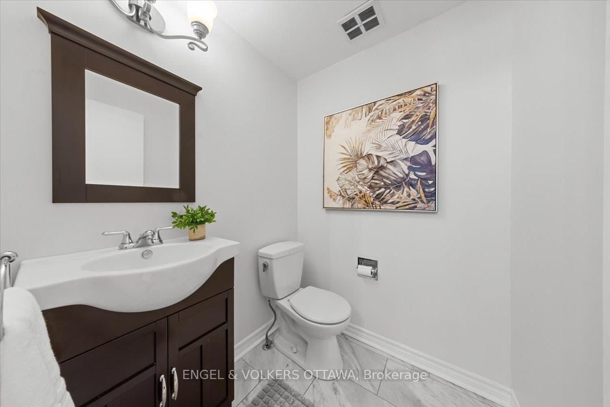 34 Viewpointe Private • Ottawa, ON photo 14
