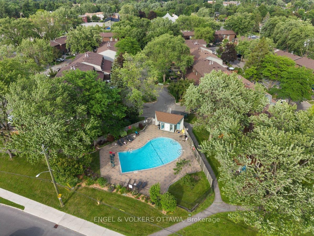 34 Viewpointe Private • Ottawa, ON photo 24