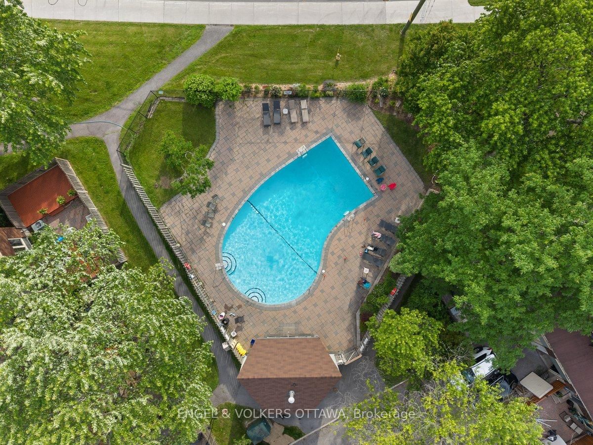 34 Viewpointe Private • Ottawa, ON photo 25