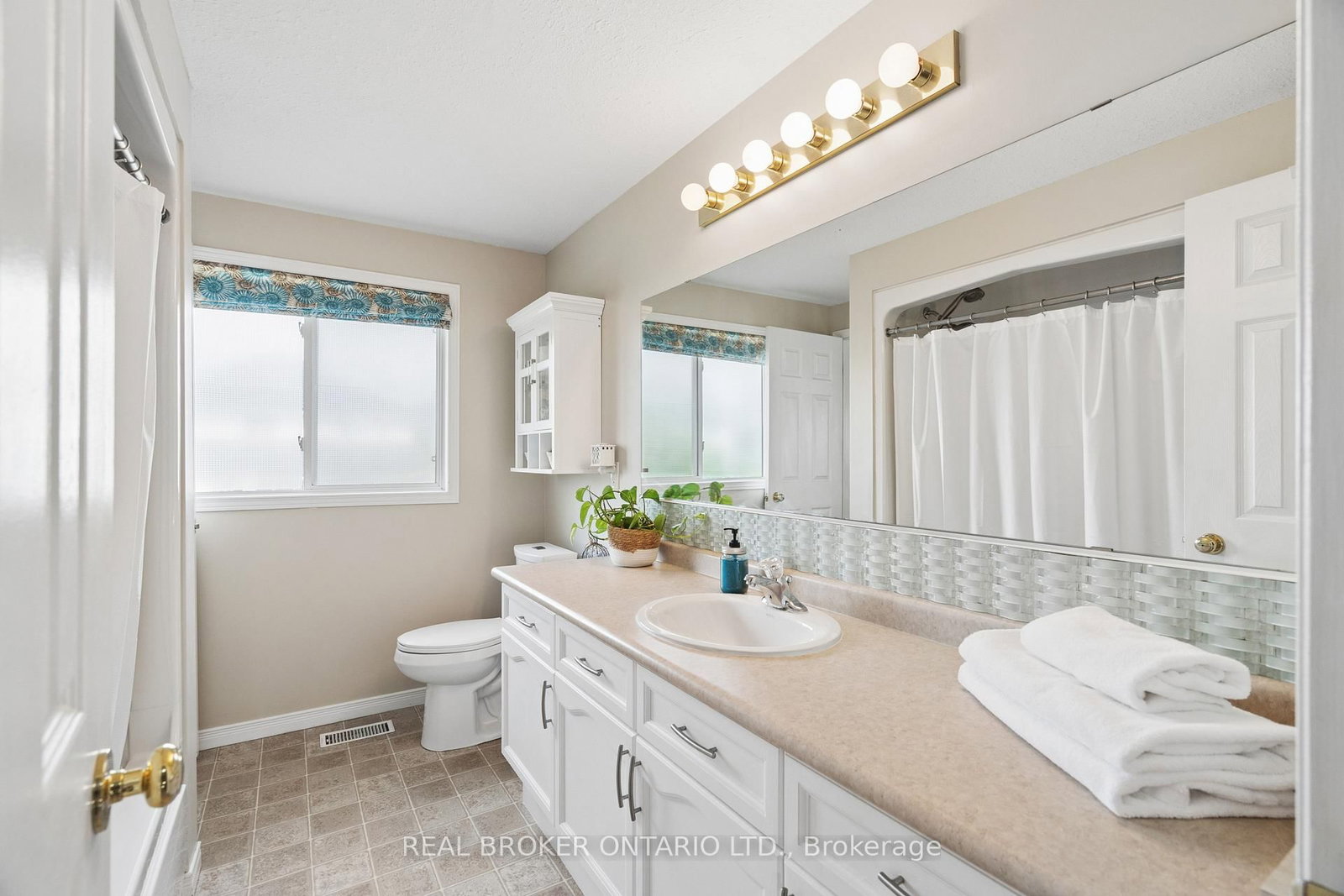 22 Sandcreek Lane • Guelph, ON photo 18
