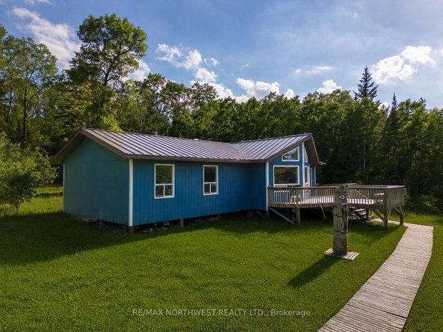 2747 Moore Bay