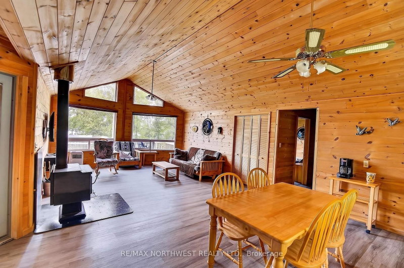 2747 Moore Bay