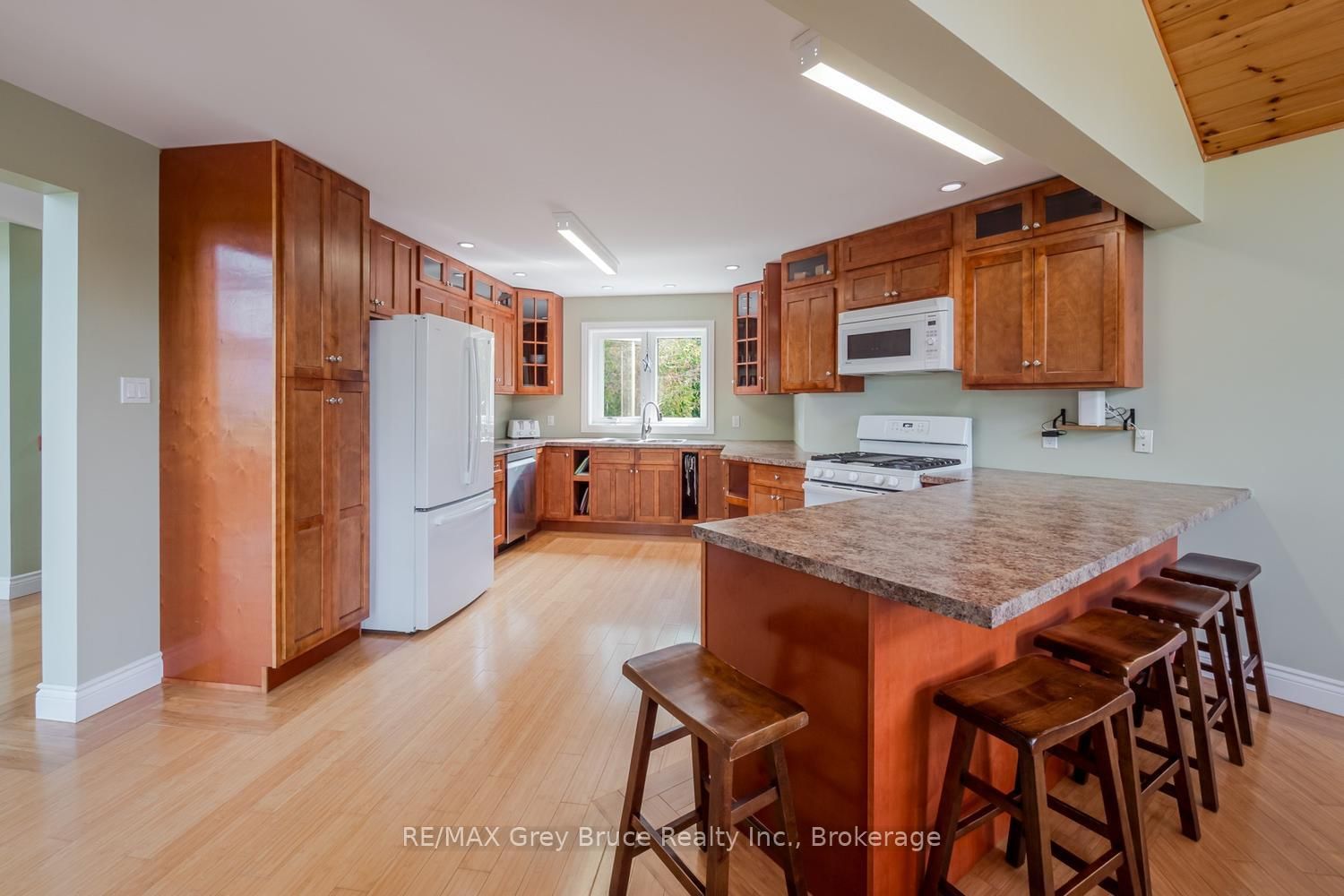 37 Paradise Drive • Northern Bruce Peninsula, ON photo 18
