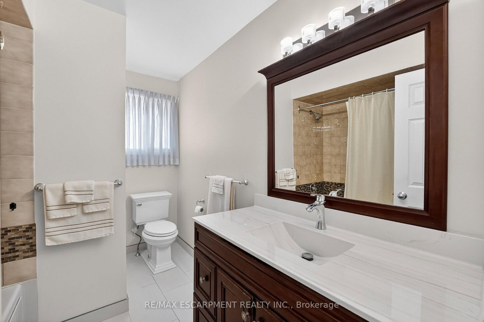 6444 Armstrong Drive • Niagara Falls, ON photo 13