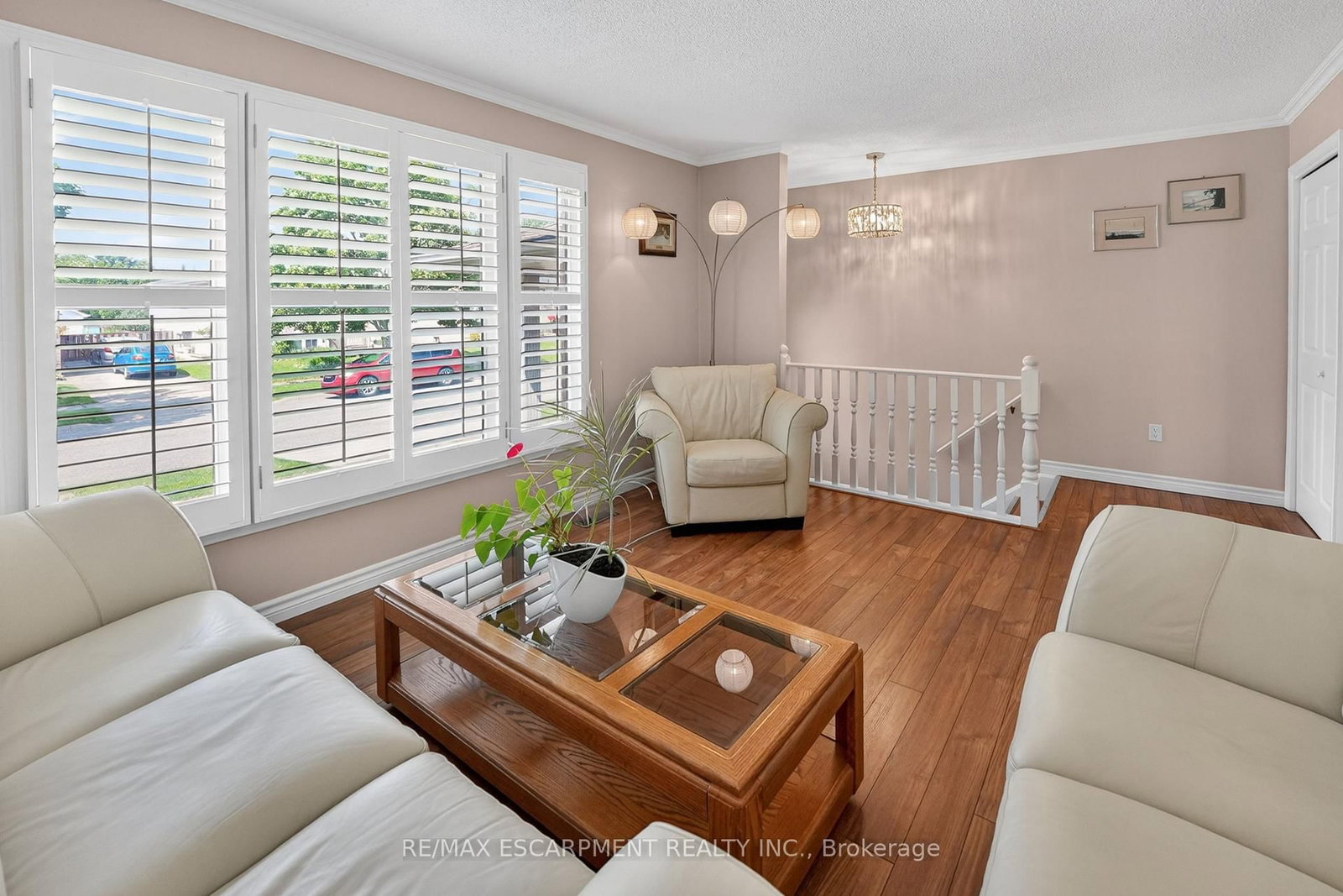 6444 Armstrong Drive • Niagara Falls, ON photo 4