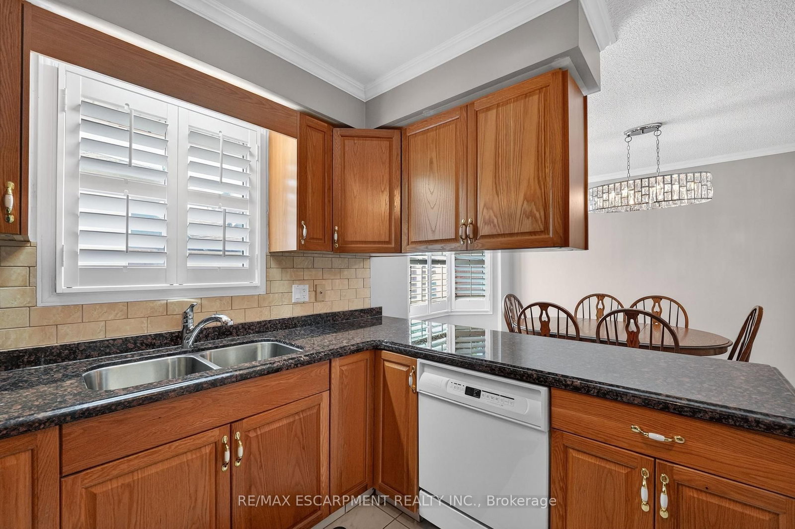 6444 Armstrong Drive • Niagara Falls, ON photo 9