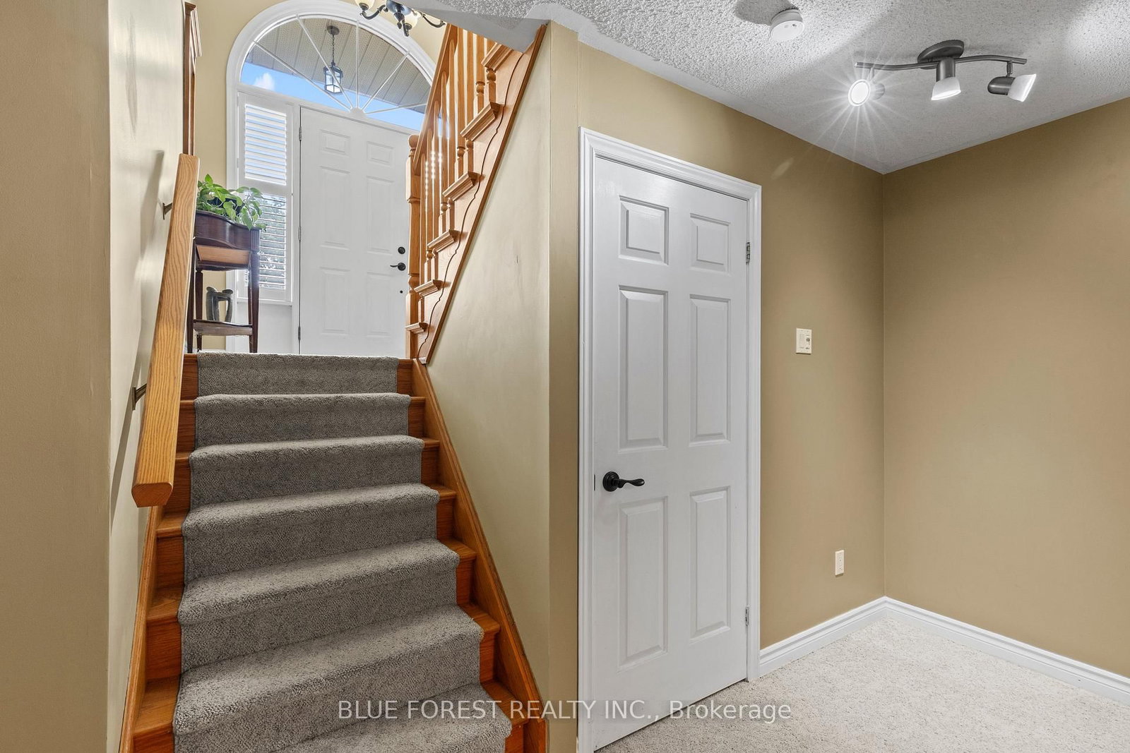 29 Village Gate Crescent • Thames Centre, ON photo 24