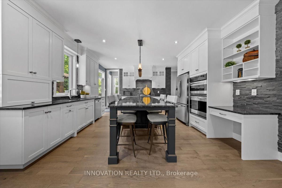 332 Carp Highlands Court • Carp, ON photo 12
