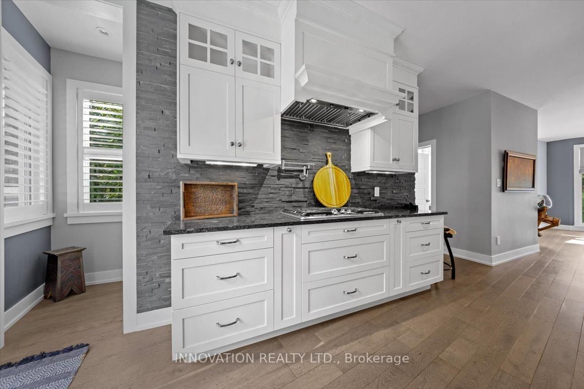 332 Carp Highlands Court • Carp, ON photo 14