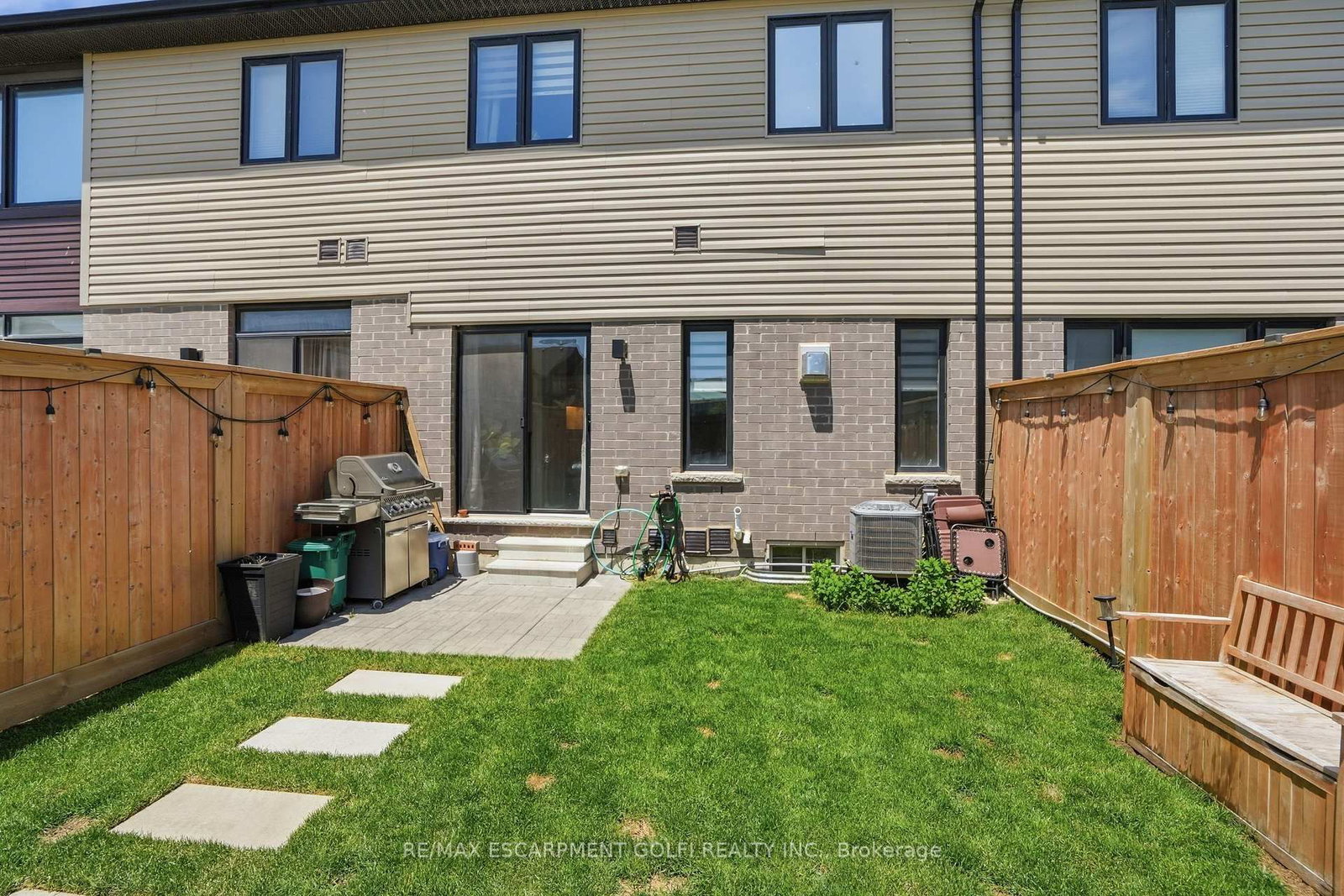 39 BELLHOUSE Avenue • Brantford, ON photo 32